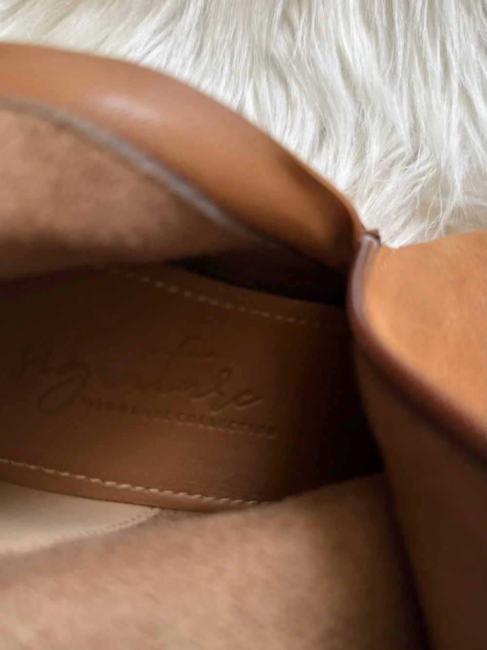 Signature Collection sleek pointed